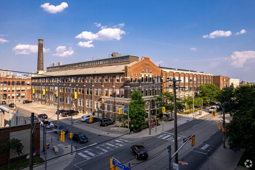 219 Dufferin St, Toronto, ON à louer - Photo du bâtiment - Image 2 de 38