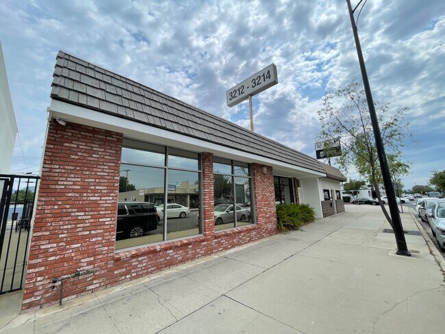 More details for 3212-3214 W Burbank Blvd, Burbank, CA - Office for Lease