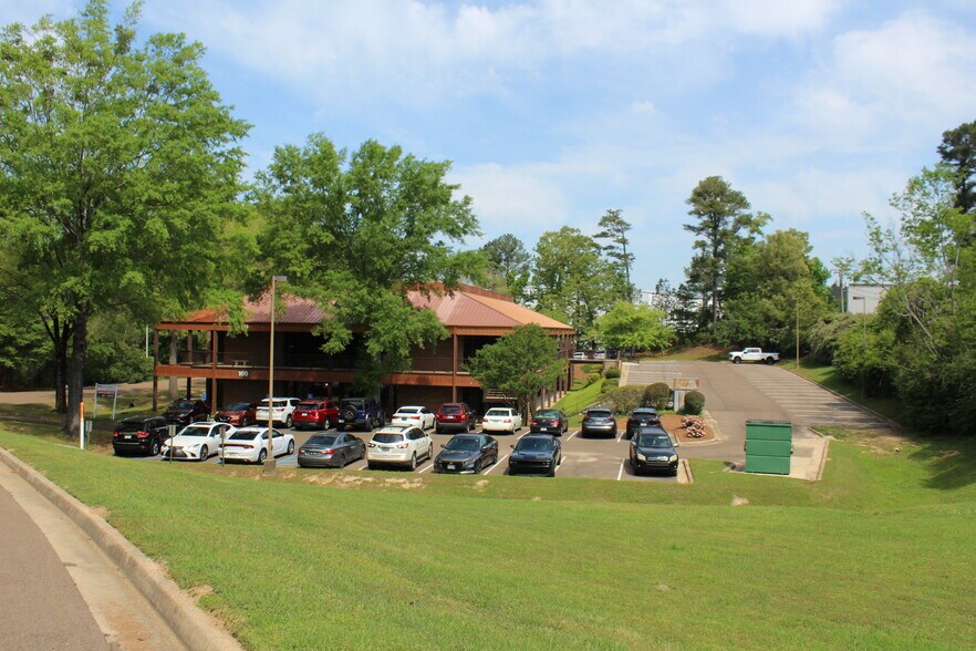 100-200 Spring Lake Cv, Pearl, MS à louer - Photo du bâtiment - Image 2 de 10