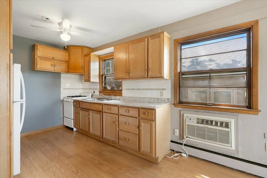 3545 12th Ave S, Minneapolis, MN à vendre - Photo intérieure - Image 3 de 5