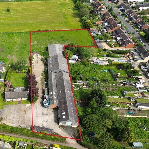 East Rd, Langford à vendre - Photo du bâtiment - Image 2 de 10