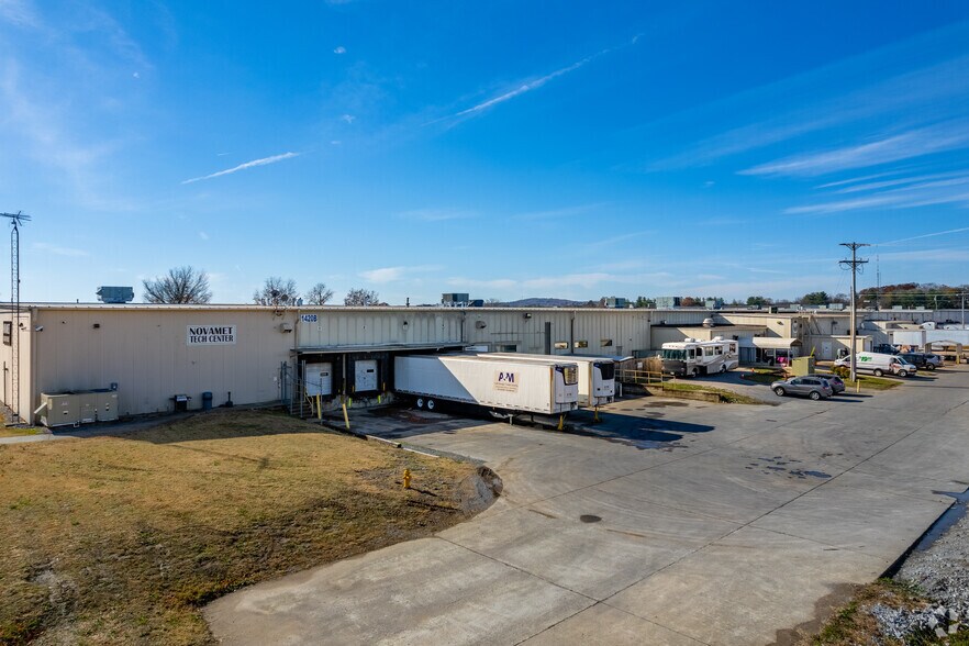 1420 Toshiba Dr, Lebanon, TN à louer - Photo du bâtiment - Image 3 de 4