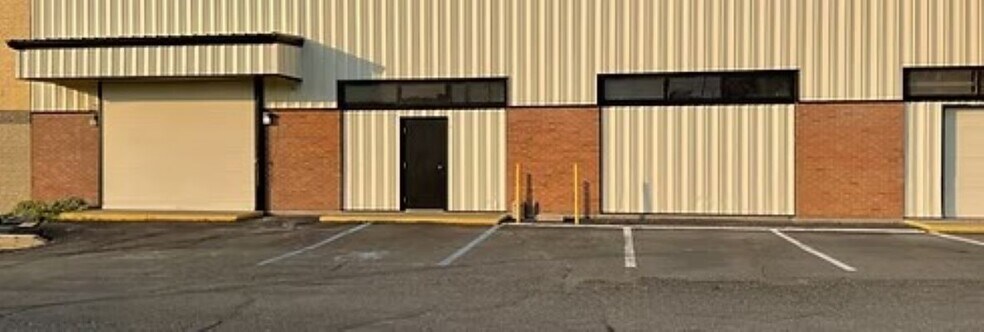 2600 6th Ave, Troy, NY à vendre - Photo du bâtiment - Image 3 de 20