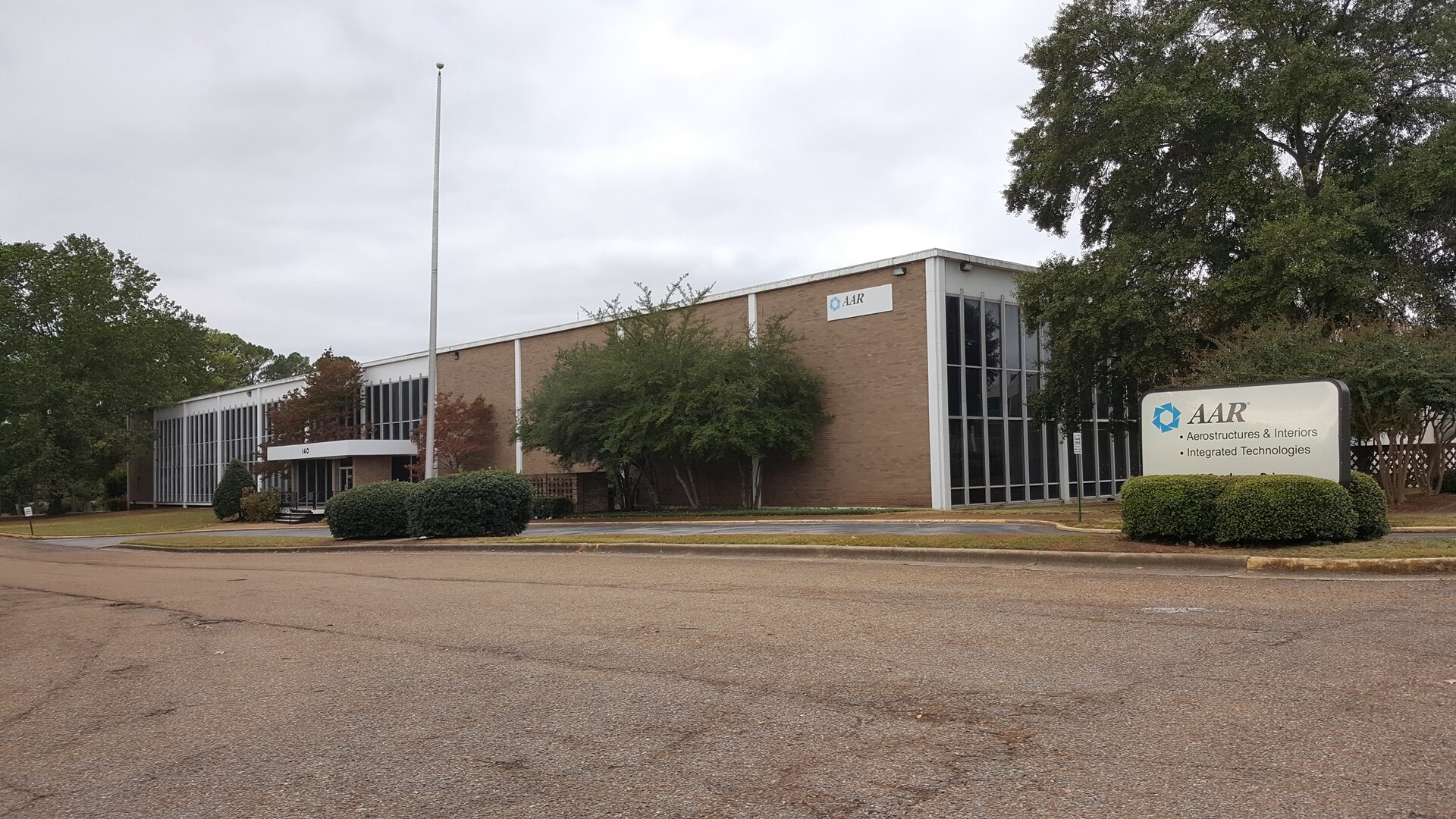 140 Sparkman Dr NW, Huntsville, AL à vendre Photo principale- Image 1 de 21