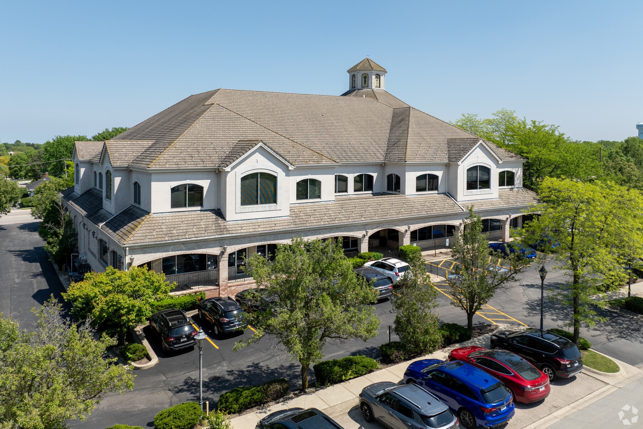 1 Tiffany Pt, Bloomingdale, IL for lease Primary Photo- Image 1 of 61