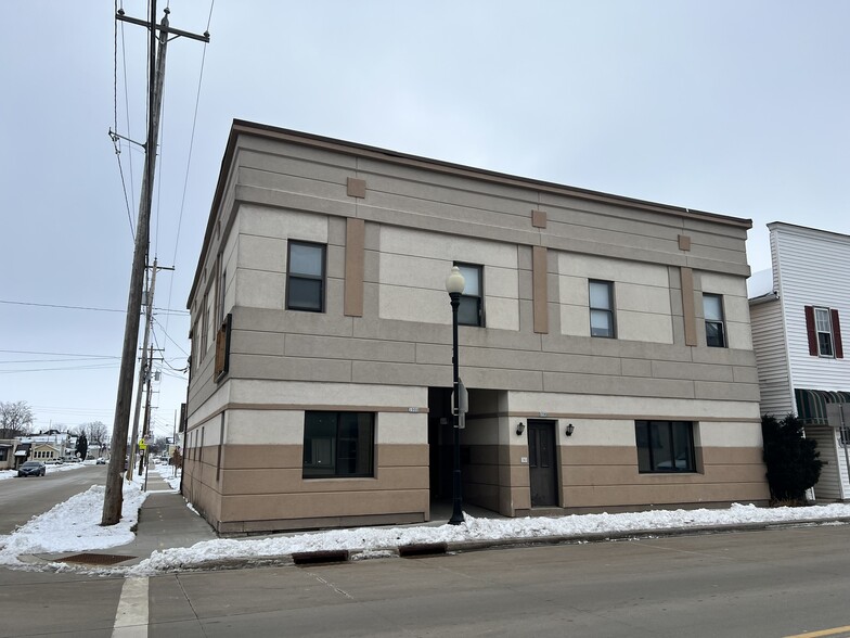 1000 Oregon St, Oshkosh, WI à vendre - Photo du bâtiment - Image 1 de 1