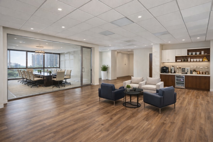 200 S Andrews Ave, Fort Lauderdale, FL for sale - Building Photo - Image 2 of 25