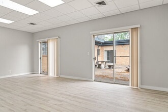 9941 Rowlett Rd, Houston, TX à louer Photo intérieure- Image 2 de 15