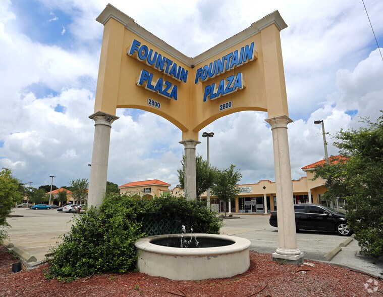 2800 N Macdill Ave, Tampa, FL à louer - Photo du bâtiment - Image 3 de 5