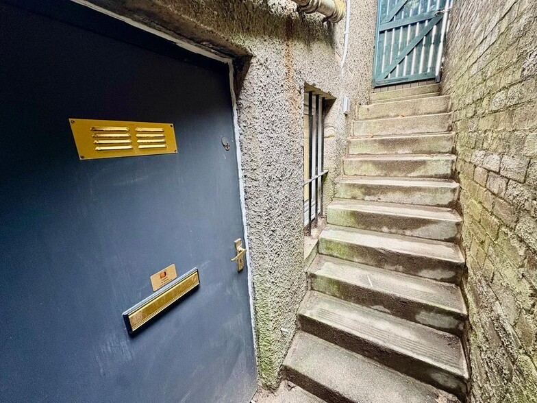 10 South Trinity Rd, Edinburgh for lease - Building Photo - Image 2 of 2