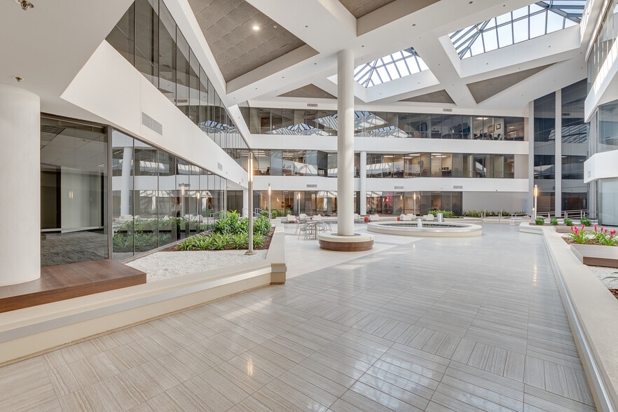 800 E Campbell Rd, Richardson, TX for lease - Lobby - Image 3 of 18