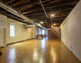 219-230 W River St, Savannah, GA à louer Photo intérieure- Image 2 de 6