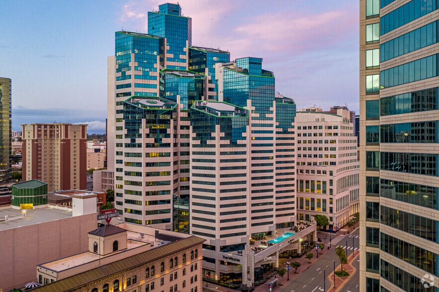 402 W Broadway, San Diego, CA for lease - Building Photo - Image 3 of 24