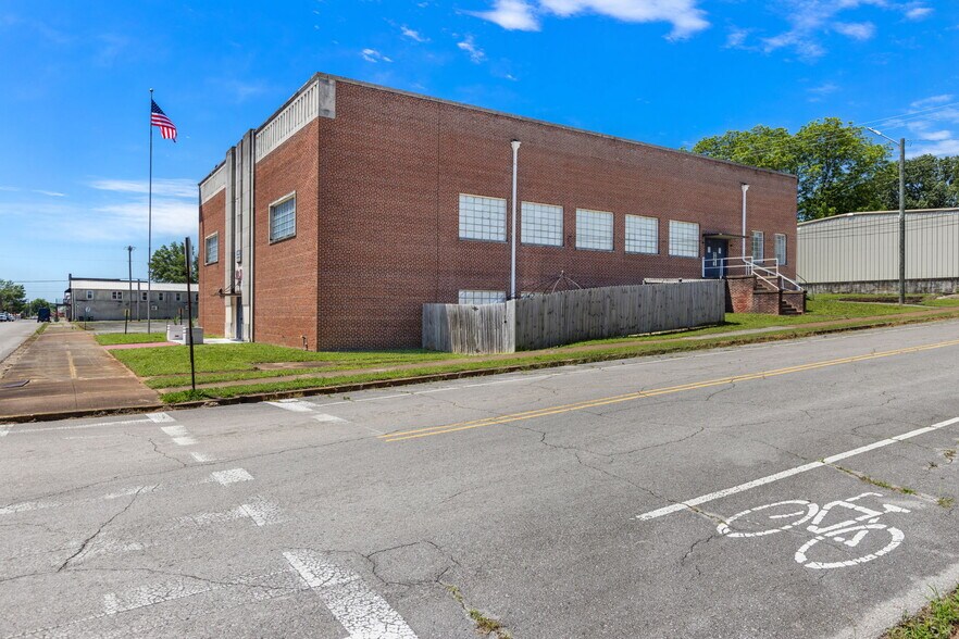 419 N Raleigh Ave, Sheffield, AL à vendre - Photo du bâtiment - Image 2 de 39