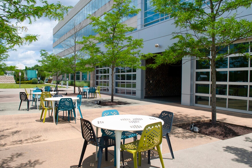 4811 Montgomery Rd, Norwood, OH à vendre - Photo du bâtiment - Image 3 de 23