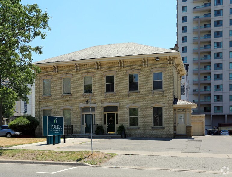 331 Queens Ave, London, ON for sale - Primary Photo - Image 1 of 1