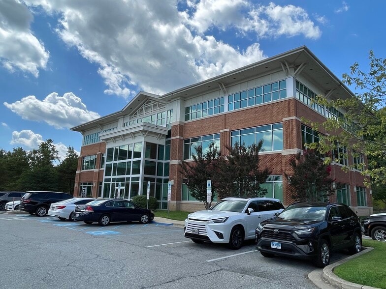 4225 Altamont Pl, White Plains, MD for sale - Building Photo - Image 1 of 18