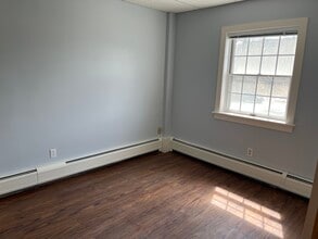 217 Maxham Meadow Way, Woodstock, VT for lease Interior Photo- Image 2 of 8