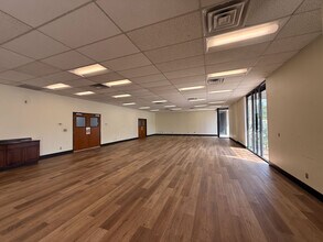 2010 Centimeter Cir, Austin, TX for lease Interior Photo- Image 2 of 3