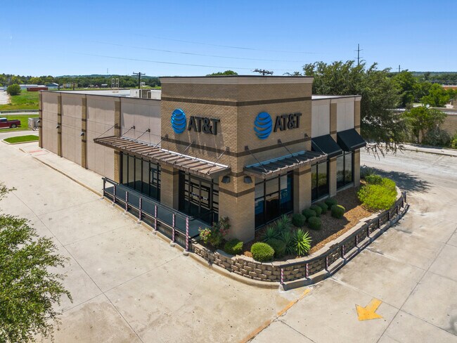 More details for 210 W Commerce St, Brownwood, TX - Retail for Sale