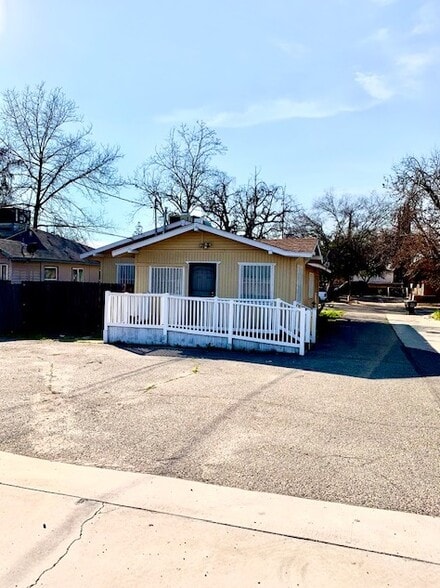 432 S Church St, Visalia, CA for lease - Building Photo - Image 2 of 4