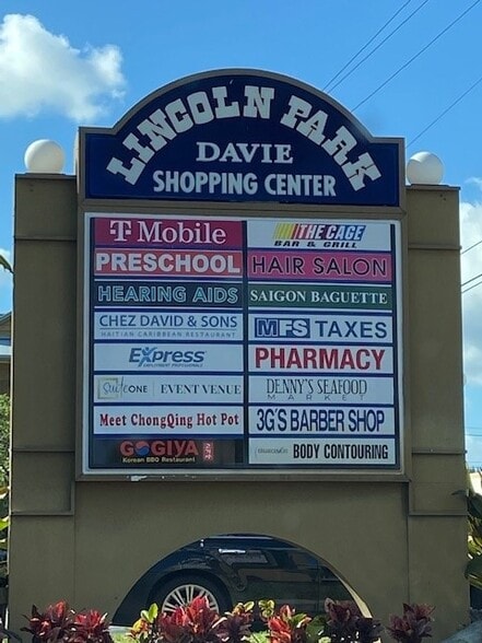 6800-6890 Stirling Rd, Hollywood, FL for lease - Building Photo - Image 2 of 3