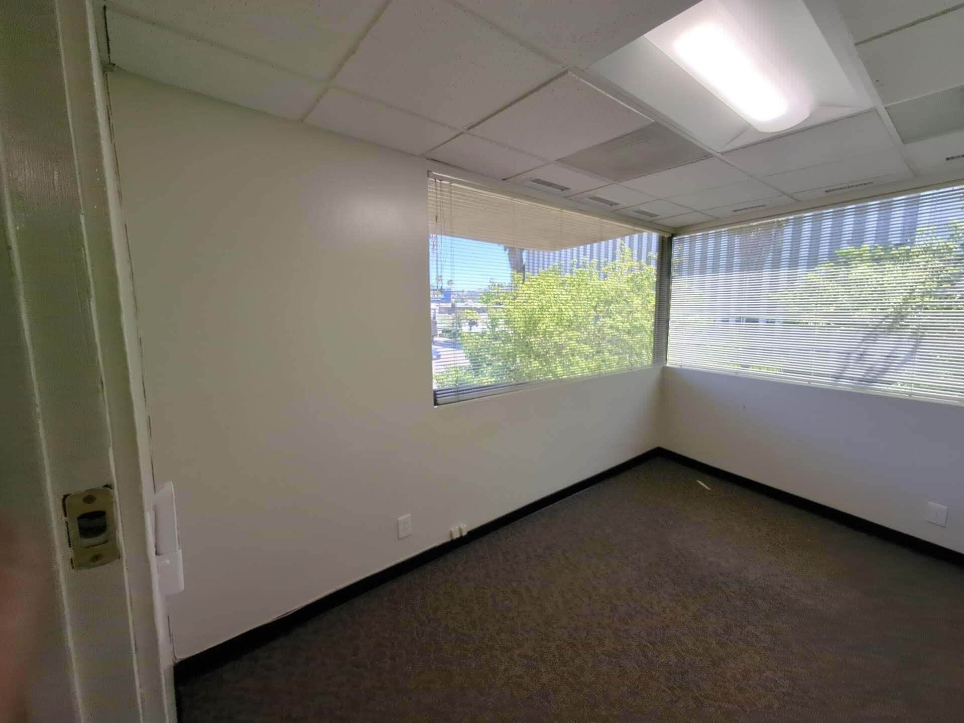 14827 Ventura Blvd, Sherman Oaks, CA for lease Interior Photo- Image 1 of 24
