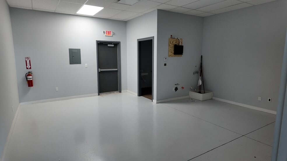 15000 Edgemere, El Paso, TX for lease - Building Photo - Image 3 of 3