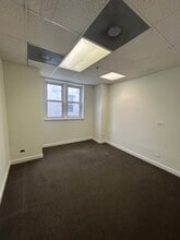 7161 N Cicero Ave, Lincolnwood, IL for lease Interior Photo- Image 2 of 18