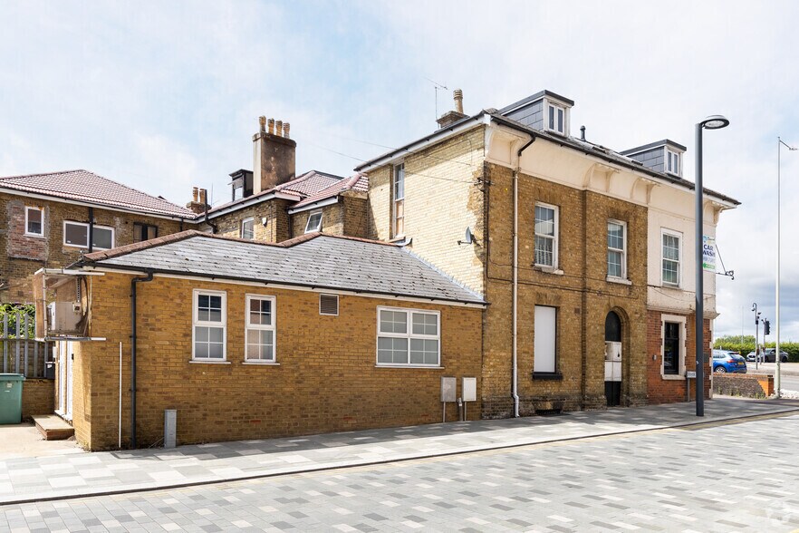 115 Station Rd, Ashford à louer - Photo du bâtiment - Image 2 de 3