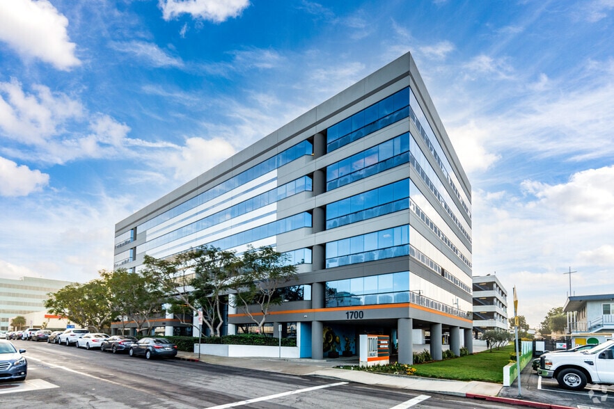 1700 E Walnut Ave, El Segundo, CA for lease - Building Photo - Image 3 of 14