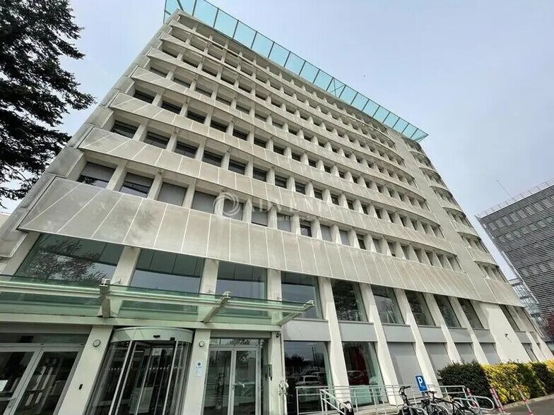 Bureau dans Vélizy-Villacoublay à louer - Photo du bâtiment - Image 1 de 8