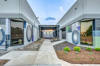 8901-8933 Interchange Dr, Houston, TX for lease Building Photo- Image 2 of 6