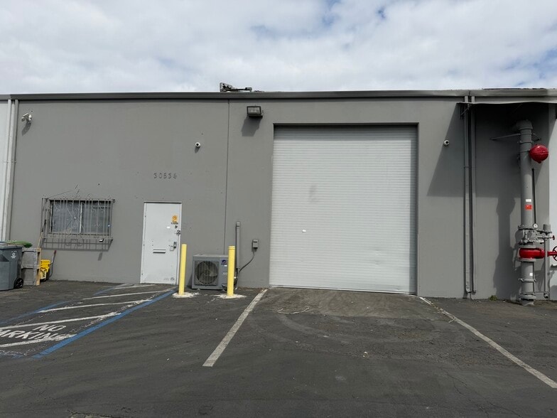 30500-30530 Union City Blvd, Union City, CA for lease - Building Photo - Image 3 of 3