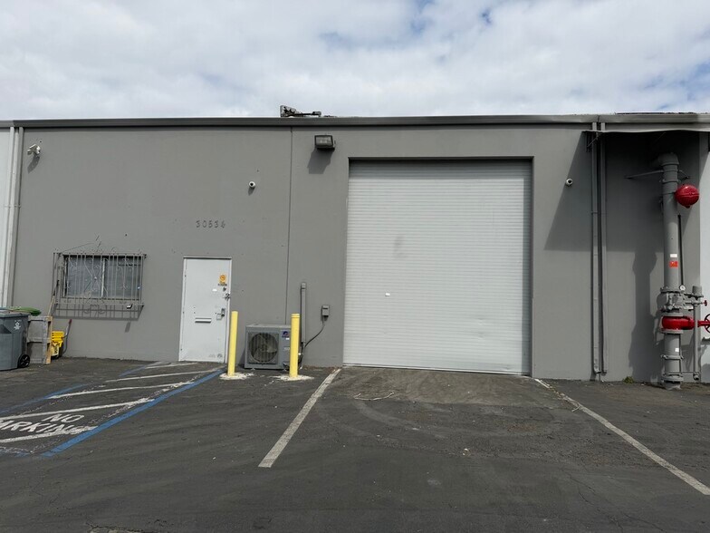 30500-30530 Union City Blvd, Union City, CA à louer - Photo du bâtiment - Image 3 de 3
