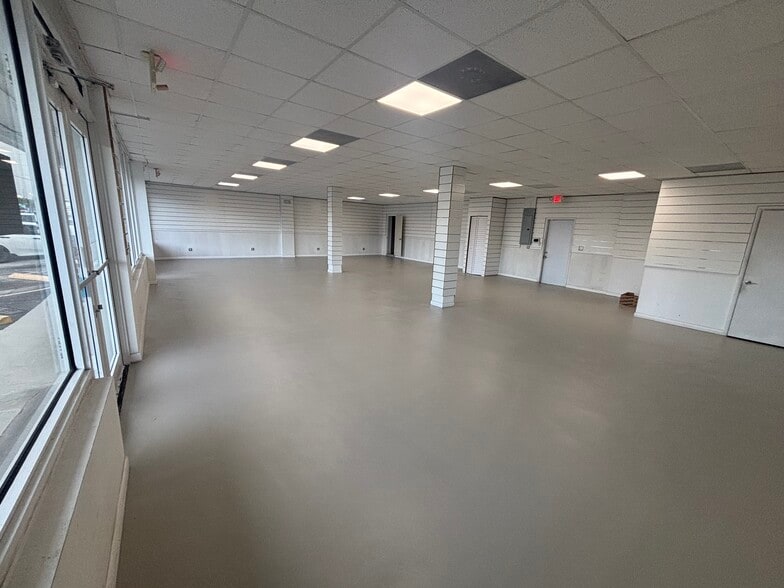6741-6757 SW 8th St, Miami, FL for lease - Building Photo - Image 2 of 7
