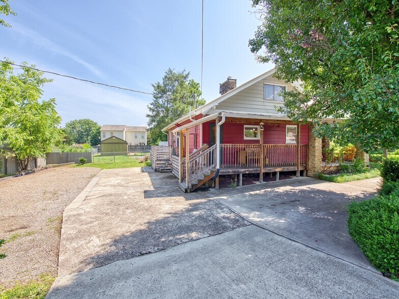 24 Belle Meade Dr, Waynesville, NC à vendre - Photo du bâtiment - Image 3 de 32