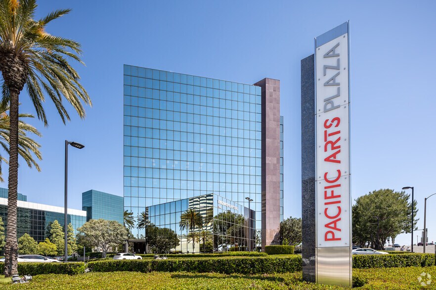 3200 Bristol St, Costa Mesa, CA à louer - Photo principale - Image 1 de 23