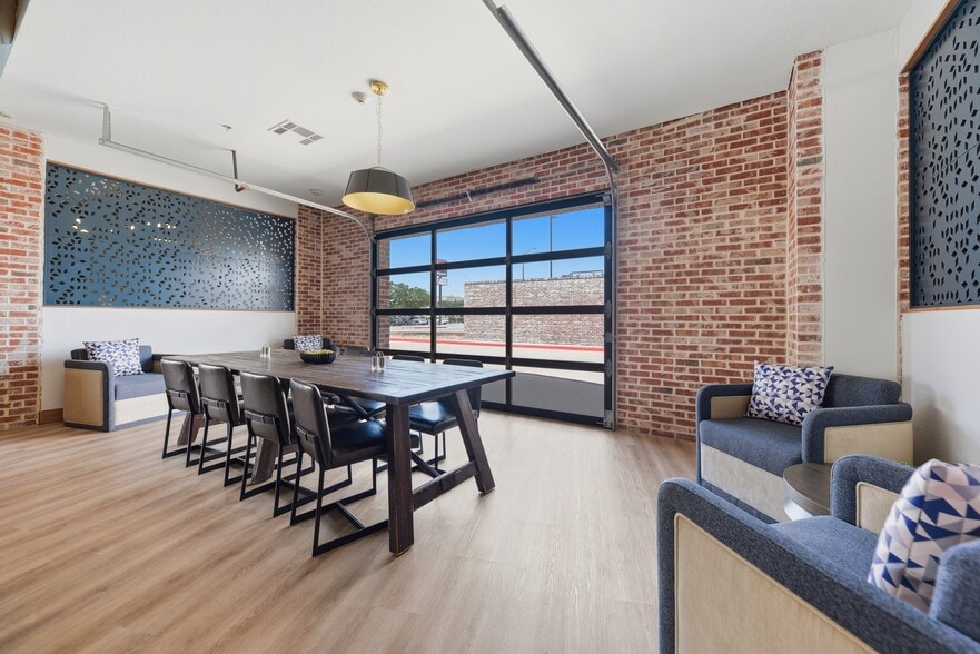 1508 Texas Ave S, College Station, TX à louer - Photo du bâtiment - Image 3 de 10