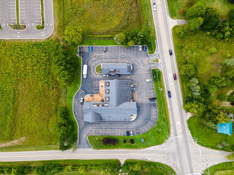 3103 Il Route 176, Crystal Lake, IL à vendre - Photo du bâtiment - Image 3 de 10