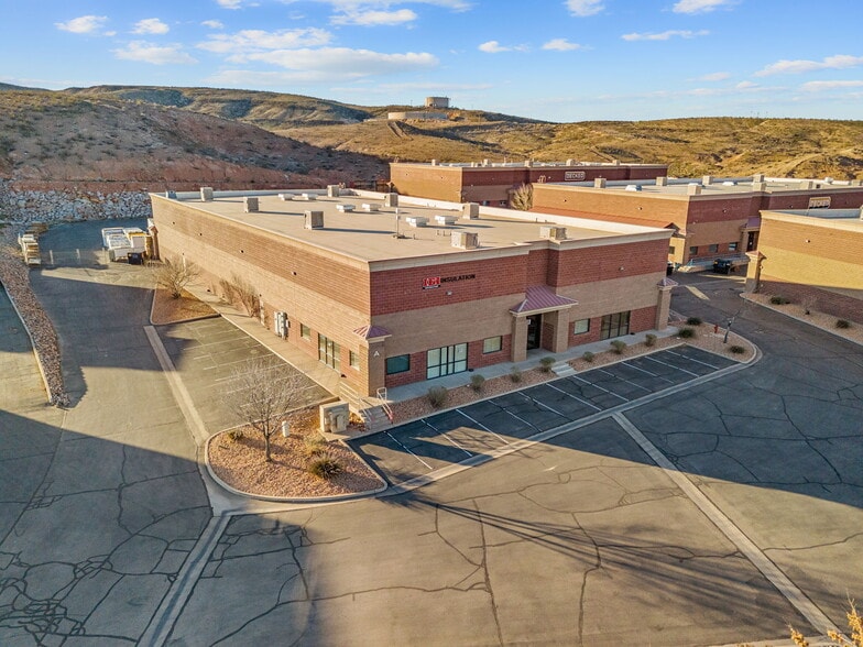 3884 S River Rd, Saint George, UT à louer - Photo principale - Image 1 de 6