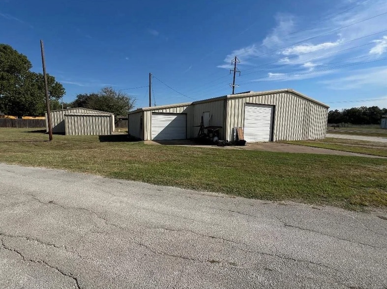 804 S Bosque St, Whitney, TX for sale - Building Photo - Image 2 of 6