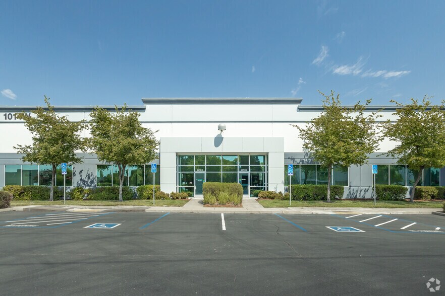 1014 N Market Blvd, Sacramento, CA à louer - Photo du bâtiment - Image 2 de 27