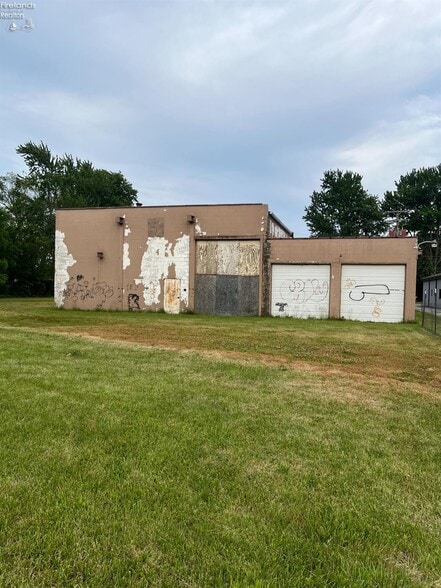 1020 N 5th St, Fremont, OH for sale - Building Photo - Image 2 of 5