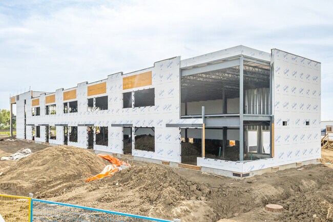 Plus de détails pour 2943 50 Av NW, Edmonton, AB - Commerce de détail à vendre