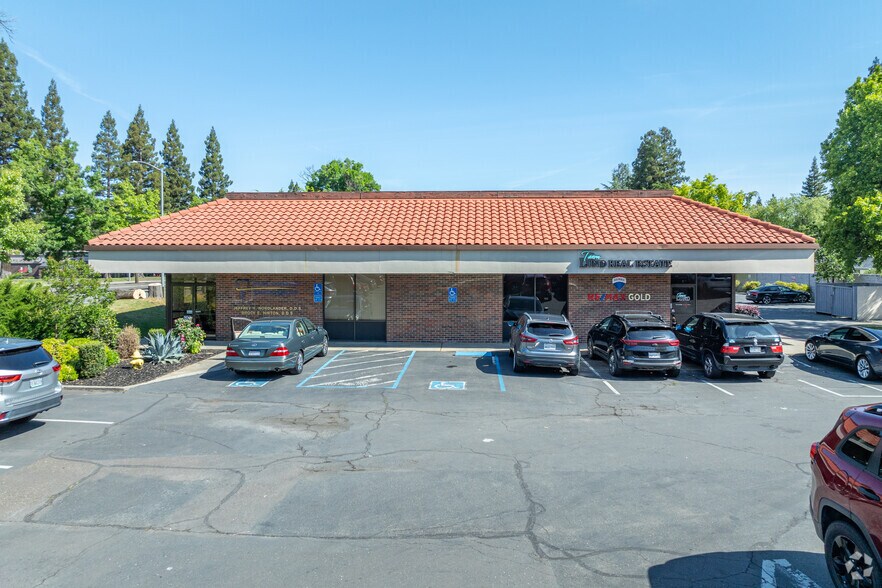5200-5252 Sunrise Blvd, Fair Oaks, CA à louer - Photo du bâtiment - Image 2 de 20