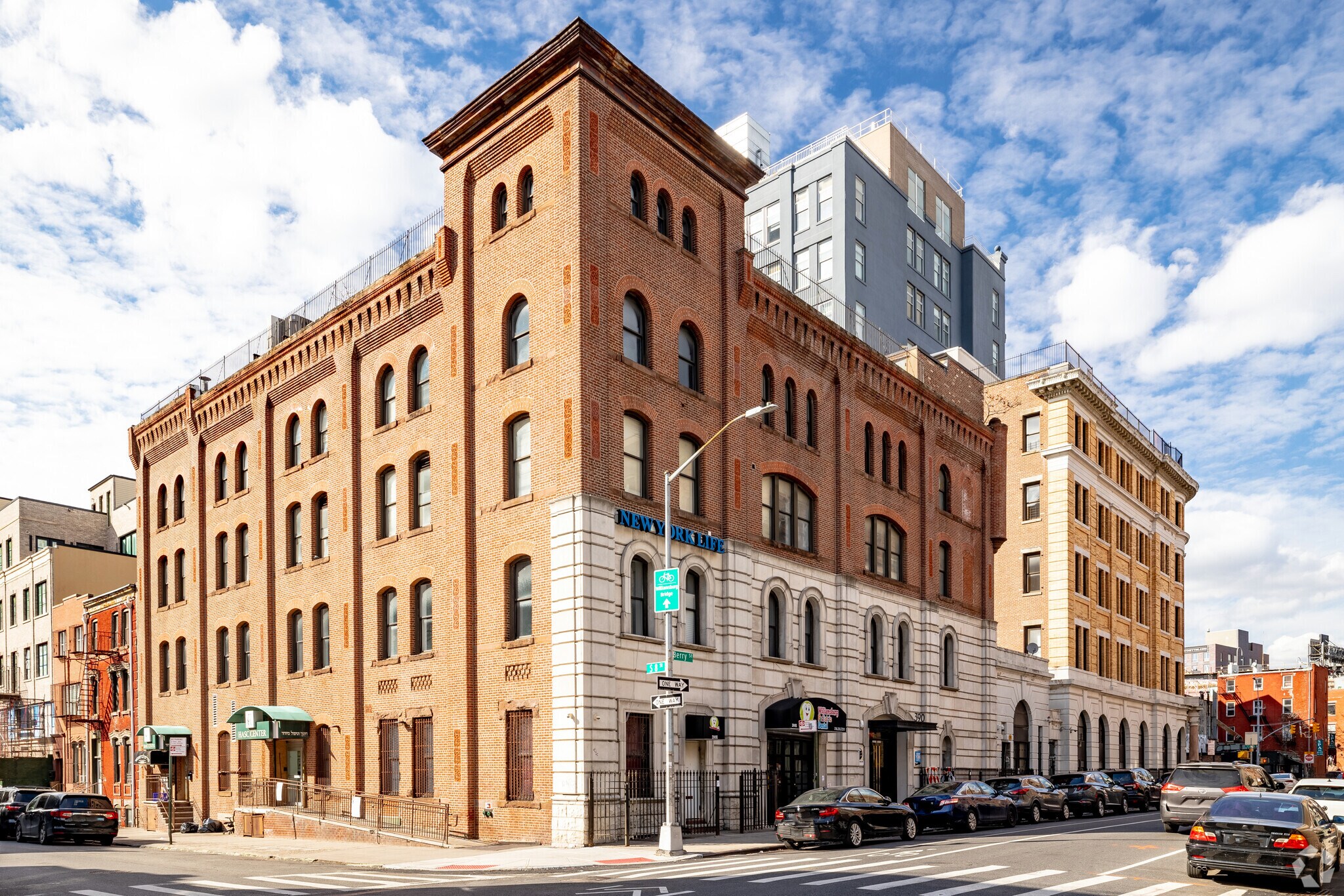 390 Berry St, Brooklyn, NY for lease Primary Photo- Image 1 of 6