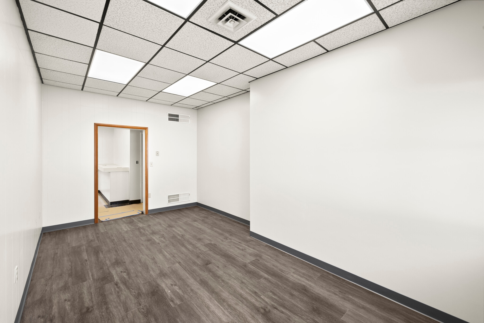 639 Frederick St, Hanover, PA for lease Interior Photo- Image 1 of 3