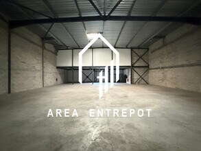 230 Rue Henri Delaunay, Aix-en-Provence for lease Interior Photo- Image 2 of 5