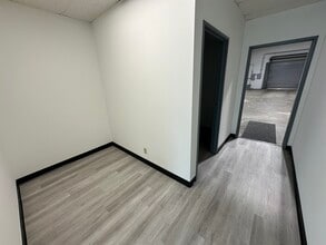 14525 Valley View Ave, Santa Fe Springs, CA à louer Photo intérieure- Image 2 de 5